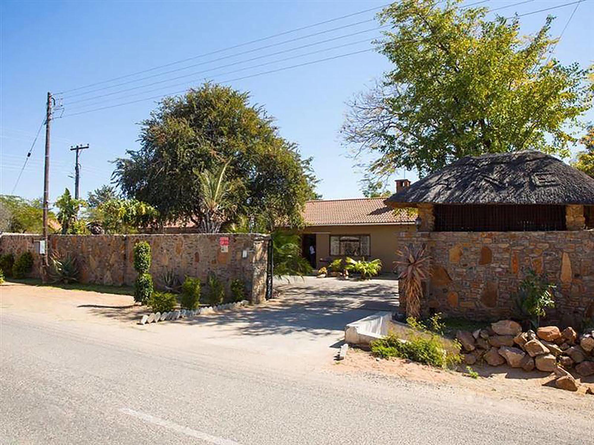 A New Earth Guest Lodge Francistown Exteriör bild