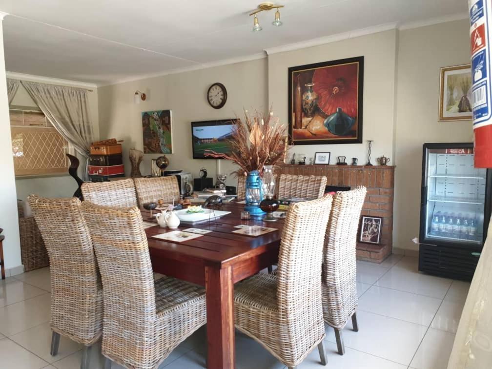 A New Earth Guest Lodge Francistown Exteriör bild