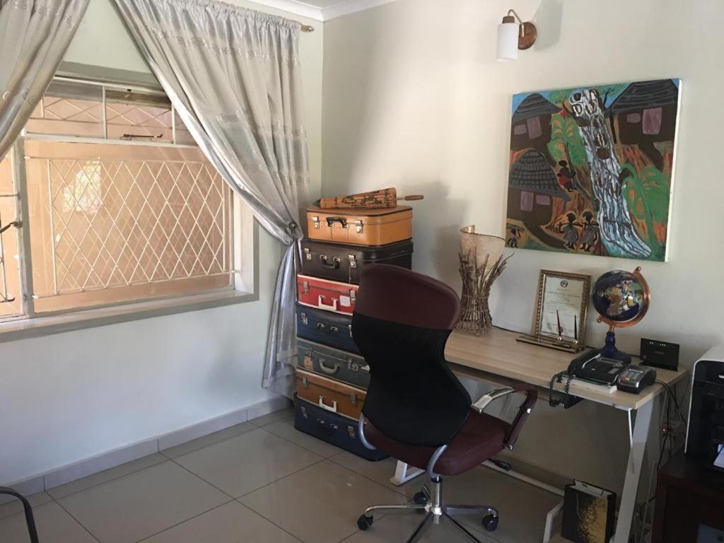 A New Earth Guest Lodge Francistown Exteriör bild